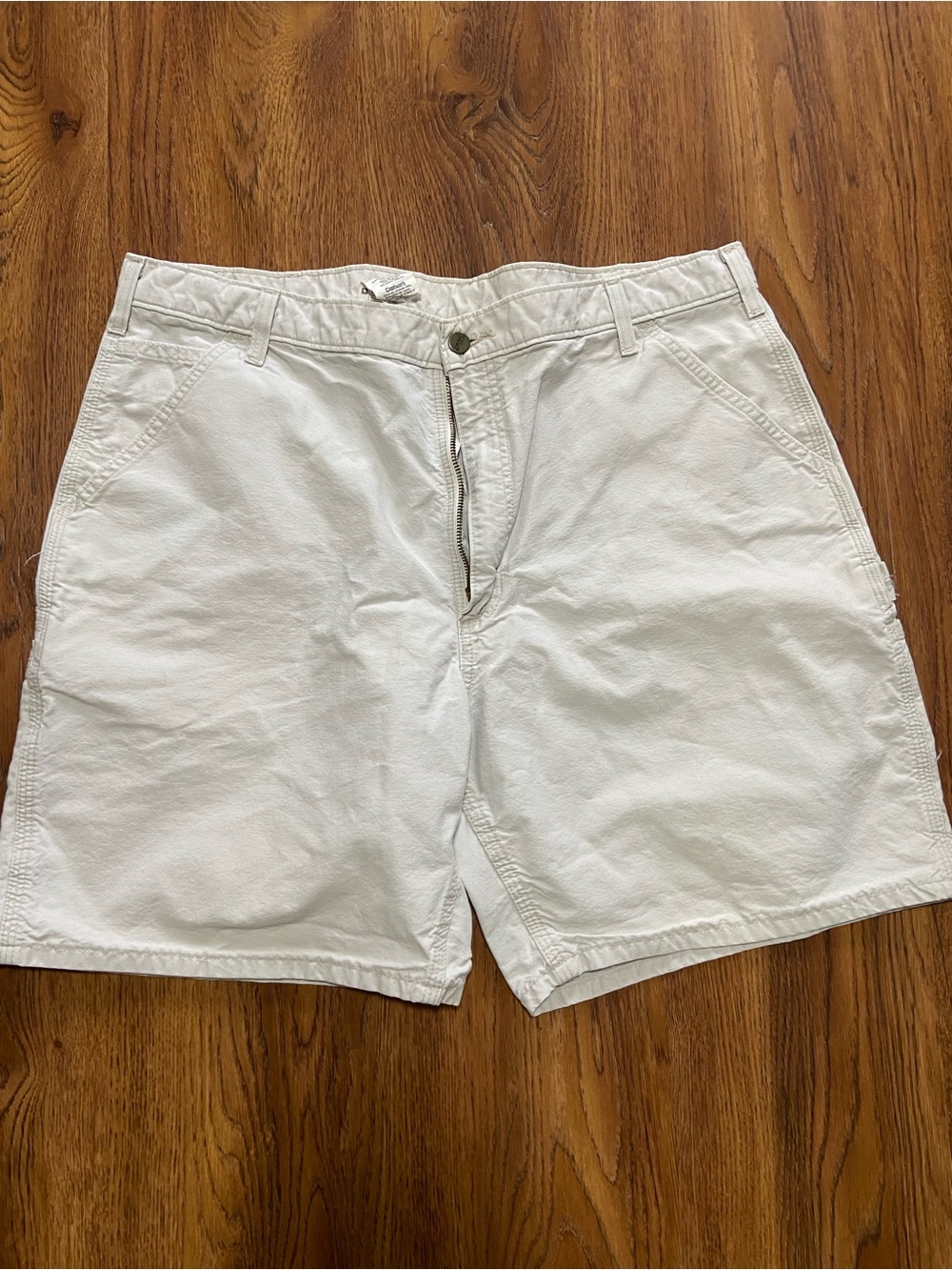 Carhartt Men's beige Flat Front 💯 Cotton cargo shorts with tiny mark on back